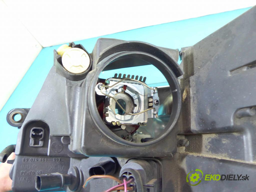 Vw Phaeton 3.2 V6 241KM automatic 177 kW 3189 cm3 4- Reflektor: pravý 3D1941016G (Pravé)