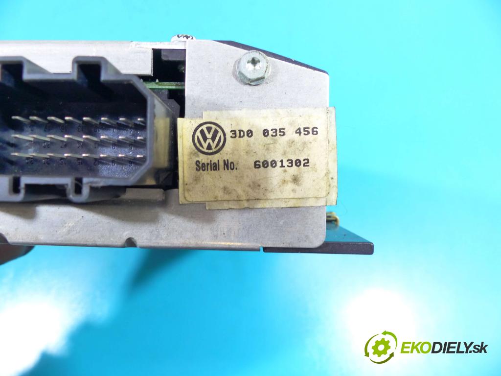 Vw Phaeton 3.2 V6 241KM automatic 177 kW 3189 cm3 4- Zesilovač: 3D0035456 (Zosilňovače)