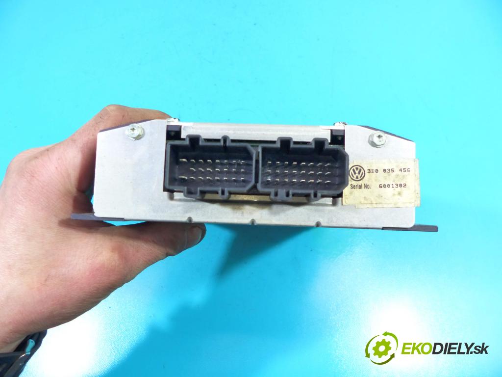 Vw Phaeton 3.2 V6 241KM automatic 177 kW 3189 cm3 4- Zesilovač: 3D0035456 (Zosilňovače)