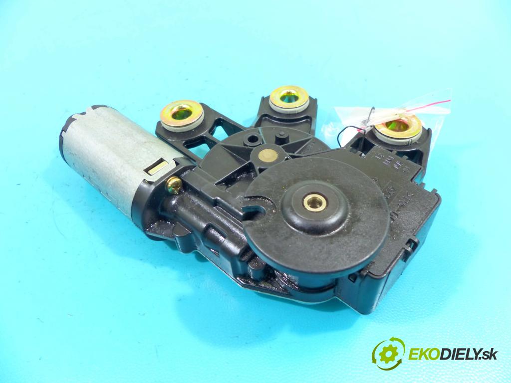 Vw Touareg I 2002-2010 2.5 tdi 174 HP manual 128 kW 2461 cm3 5- motor stieračov zadné 7L0955712B