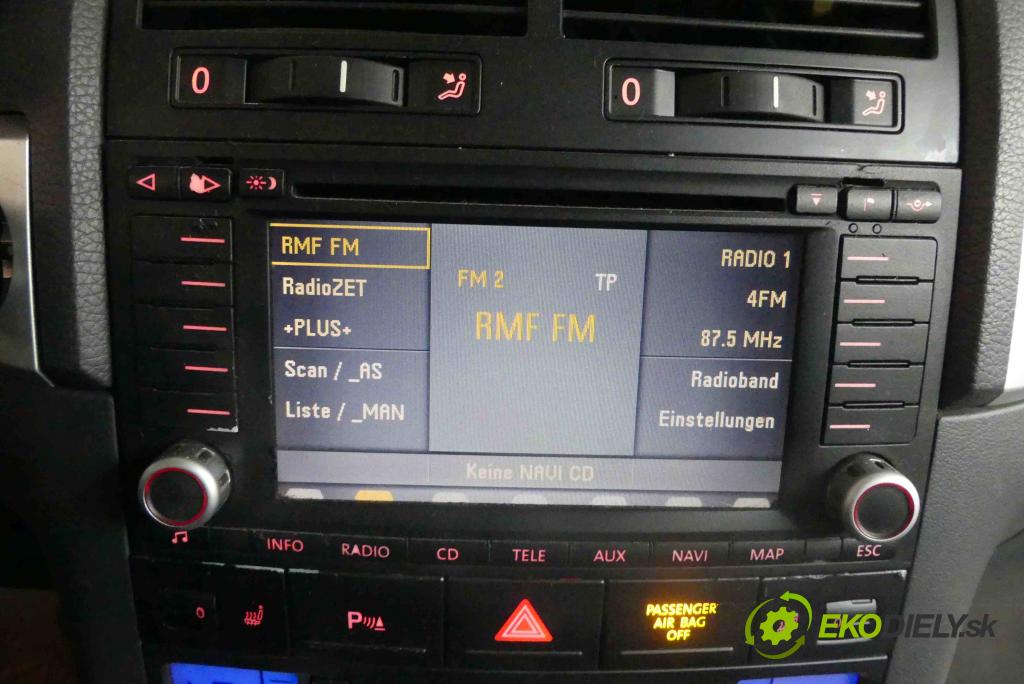 Vw Touareg I 2002-2010 2.5 tdi 174 HP manual 128 kW 2461 cm3 5- Radio továreň: 7L6035191B