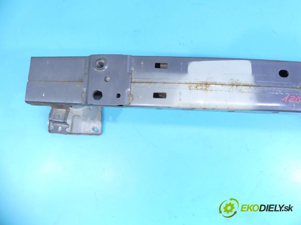 Suzuki Kizashi 2.4b 178HP: manual 131 kW 2393 cm3 4- výstuha nárazník