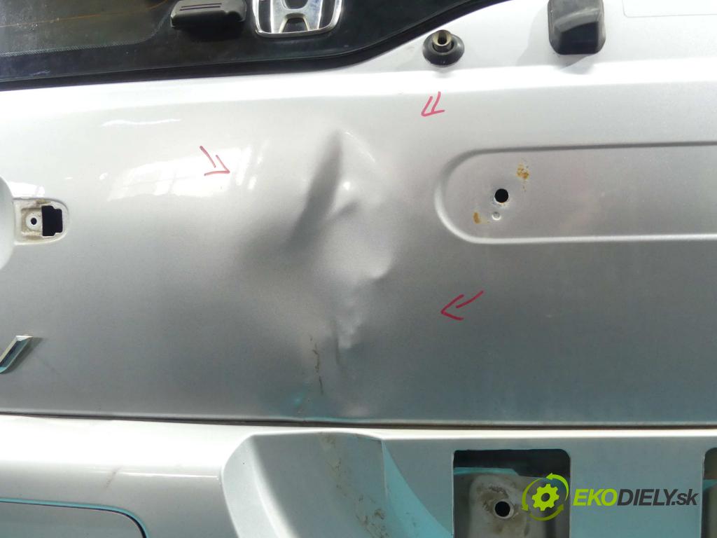 Honda CR-V II 2001-2006 2.0 16v 150 hp manual 110 kW 1998 cm3 5- zadní kufrové dveře  (Zadní kapoty)