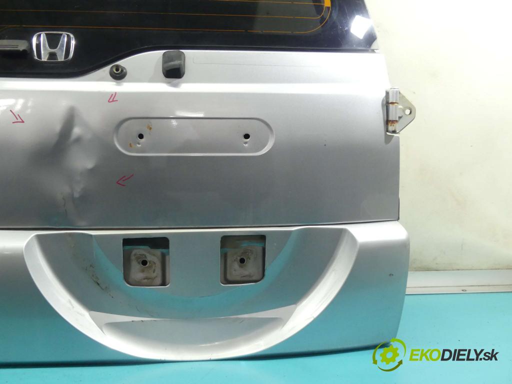 Honda CR-V II 2001-2006 2.0 16v 150 hp manual 110 kW 1998 cm3 5- zadní kufrové dveře  (Zadní kapoty)