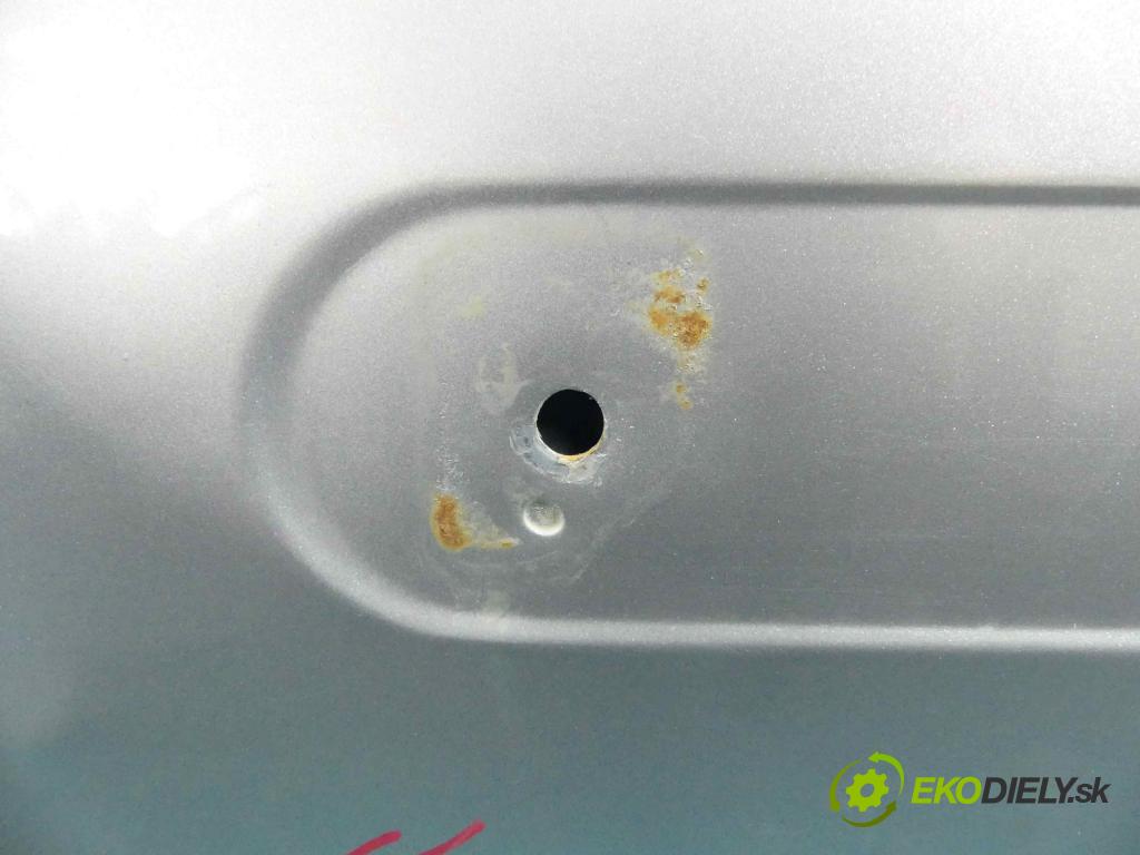 Honda CR-V II 2001-2006 2.0 16v 150 hp manual 110 kW 1998 cm3 5- zadní kufrové dveře  (Zadní kapoty)