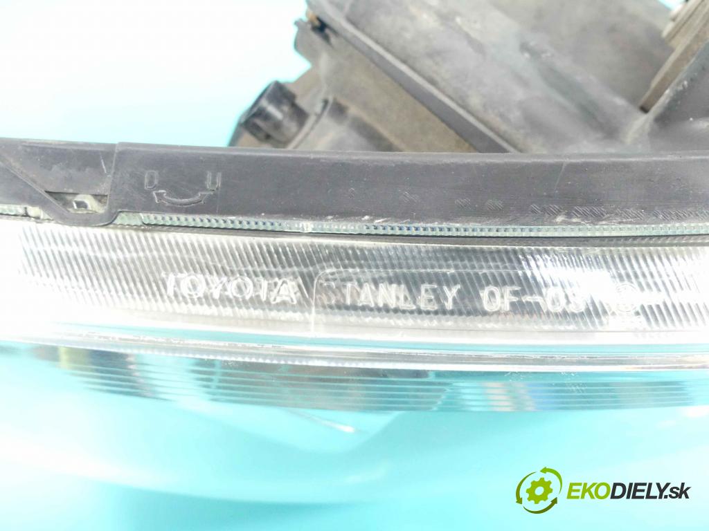 Toyota Corolla Verso II 2004-2009 2.2 D4D 136 HP manual 100 kW 2231 cm3 5- Reflektor: pravý  (Pravé)