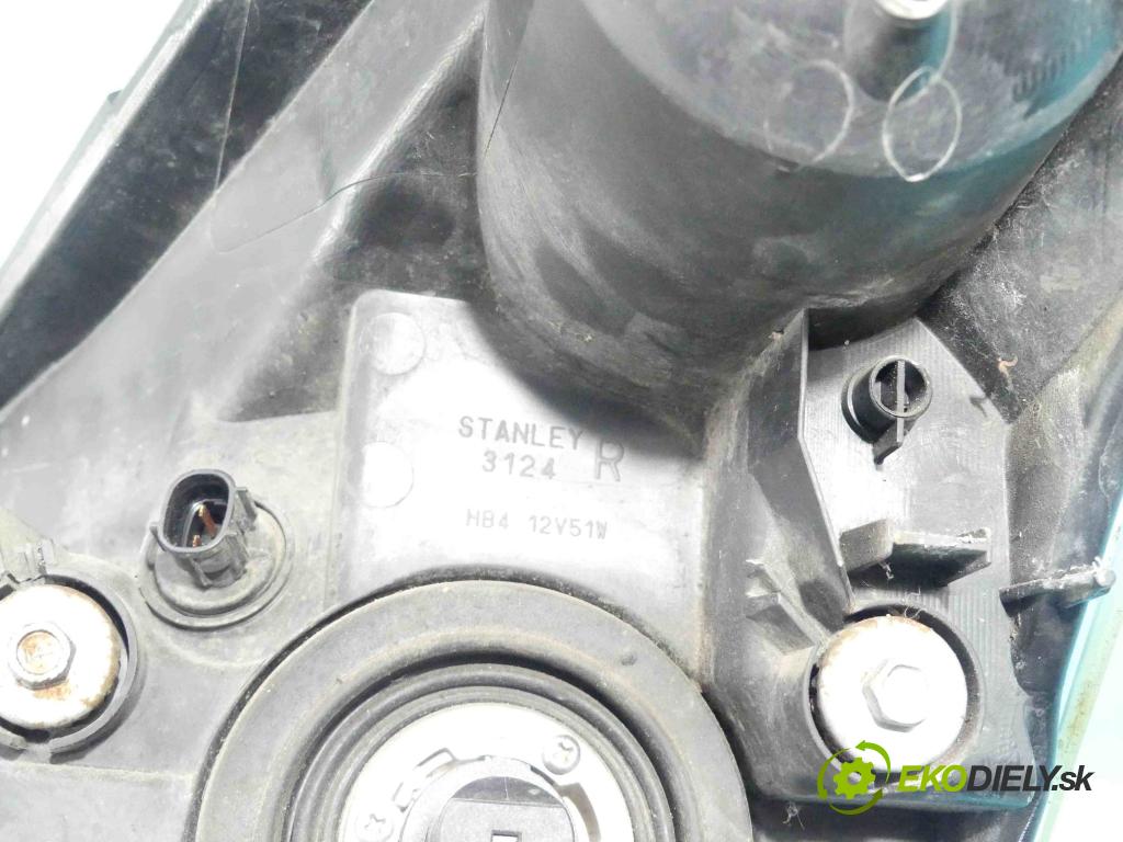 Toyota Corolla Verso II 2004-2009 2.2 D4D 136 HP manual 100 kW 2231 cm3 5- Reflektor: pravý  (Pravé)