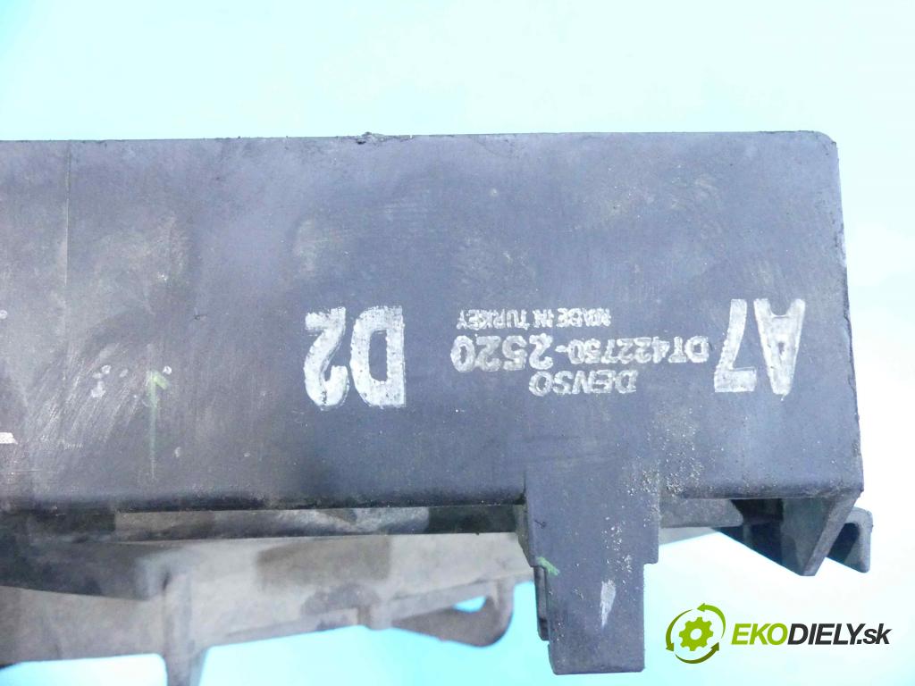 Toyota Corolla Verso II 2004-2009 2.2 D4D 136 HP manual 100 kW 2231 cm3 5- Ventilátor chladiča 422750-2520