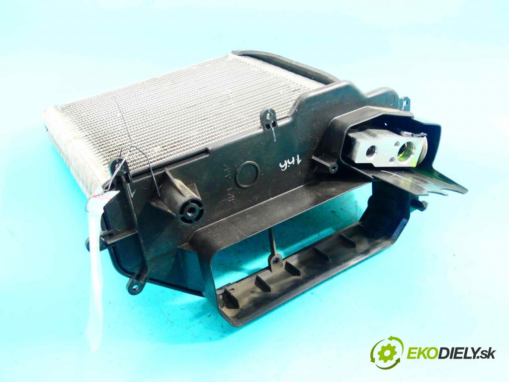 Toyota Corolla Verso II 2004-2009 2.2 D4D 136 HP manual 100 kW 2231 cm3 5- radiator 04J04A1-282 (Radiátory kúrenia)