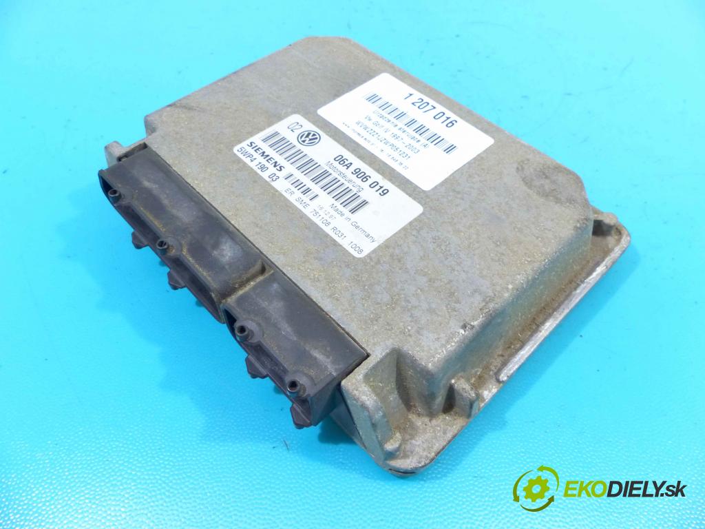 Vw Golf IV 1997-2003 1.6 SR 101 HP manual 74 kW 1595 cm3 5- Jednotka riadiaca 5WP419003