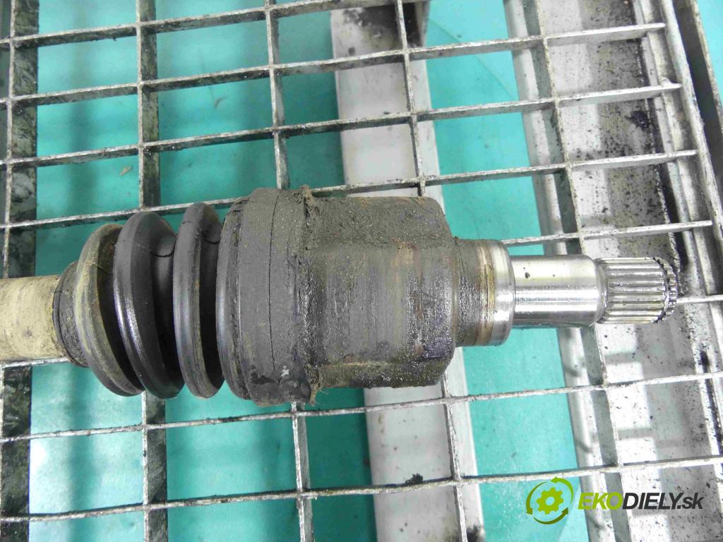 Ford Focus Mk1 1998-2004 1.8 16v 116 HP manual 85 kW 1797 cm3 5- poloos ľavé  (Poloosy)