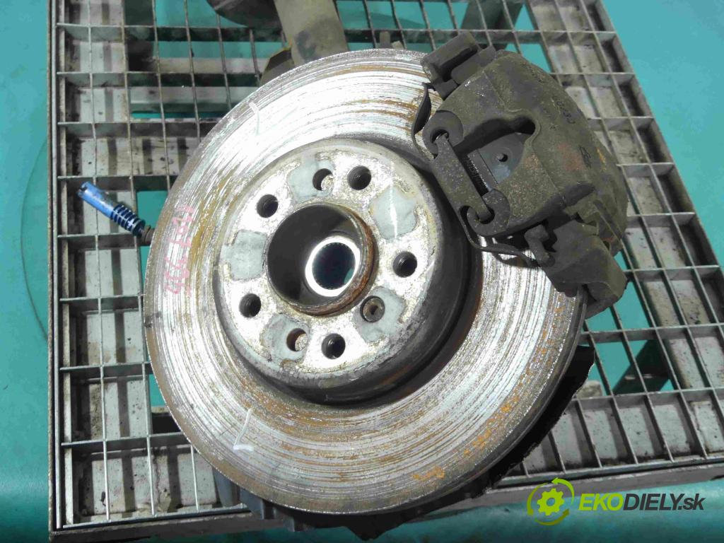 Bmw X5 E53 1999-2006 4.4 V8 286 HP automatic 210 kW 4398 cm3 5- náboj ľavé  (Náboje)