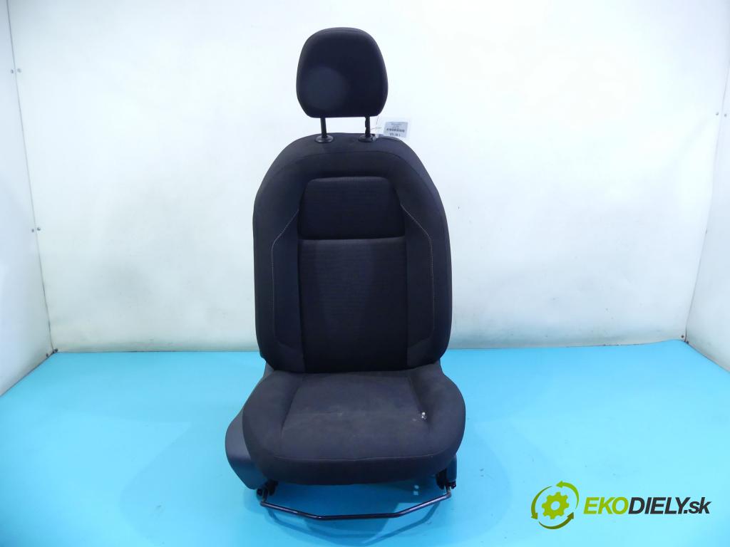 Peugeot 301 1.6 hdi 92 HP manual 68 kW 1560 cm3 4- Sedačka pravý  (Sedačky, sedadlá)