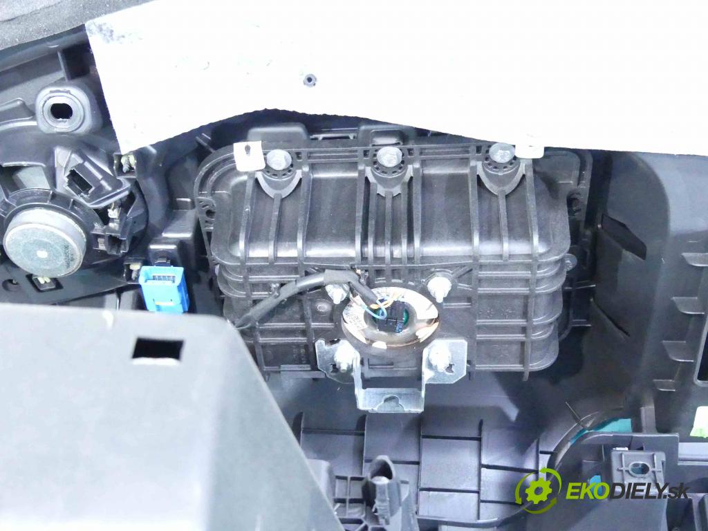 Peugeot 301 1.6 hdi 92 HP manual 68 kW 1560 cm3 4- kokpit,pristrojová doska rozdeľovacia