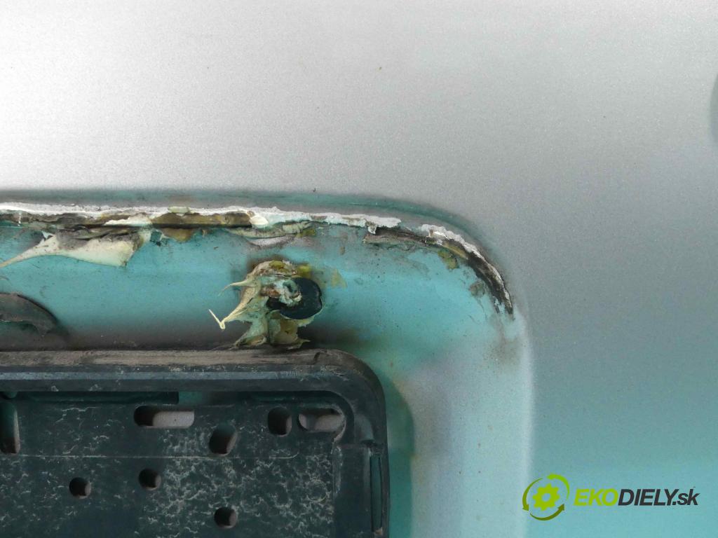 Toyota Corolla E11 1997-2002 1.4 vvti 97KM manual 71 kW 1398 cm3 3- zadní kufrové dveře  (Zadní kapoty)