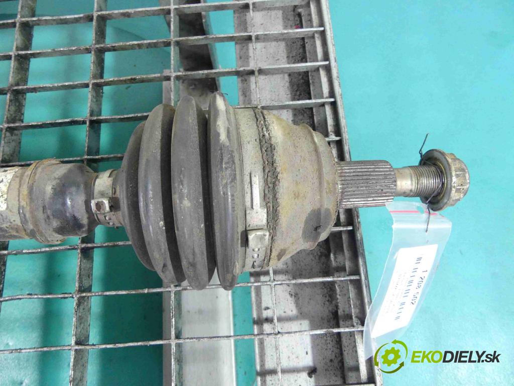 Vw Golf IV 1997-2003 1.6 16v 105 HP manual 77 kW 1598 cm3 5- poloos pravé  (Poloosy)
