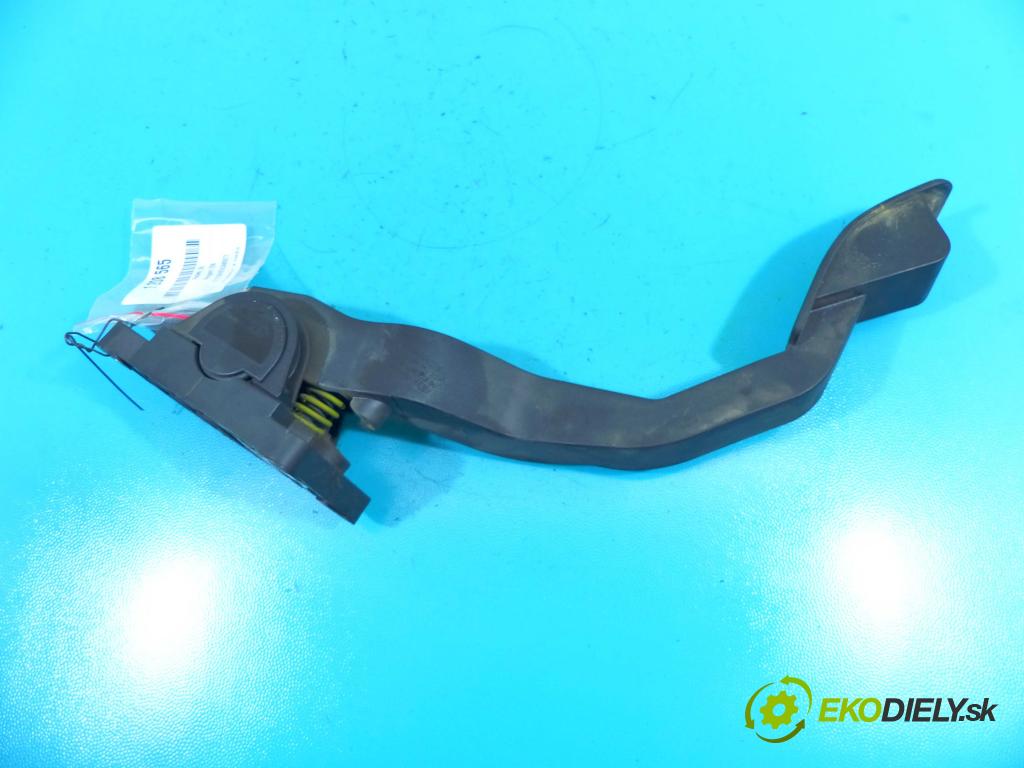 Peugeot 206 1.4 hdi 68 HP manual 50 kW 1398 cm3 3- pedále 0280752237 (Pedále)