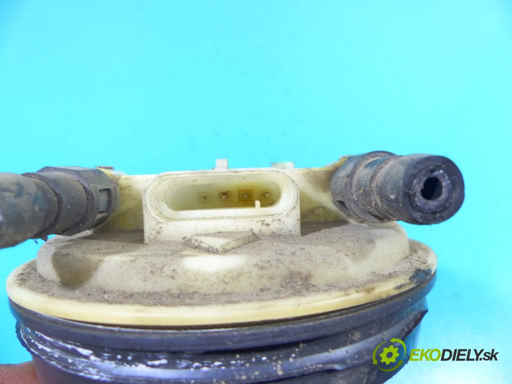 Mitsubishi Carisma 1.6 16v 90 hp manual 66 kW 1600 cm3 5- čerpadlo paliva 09750409900