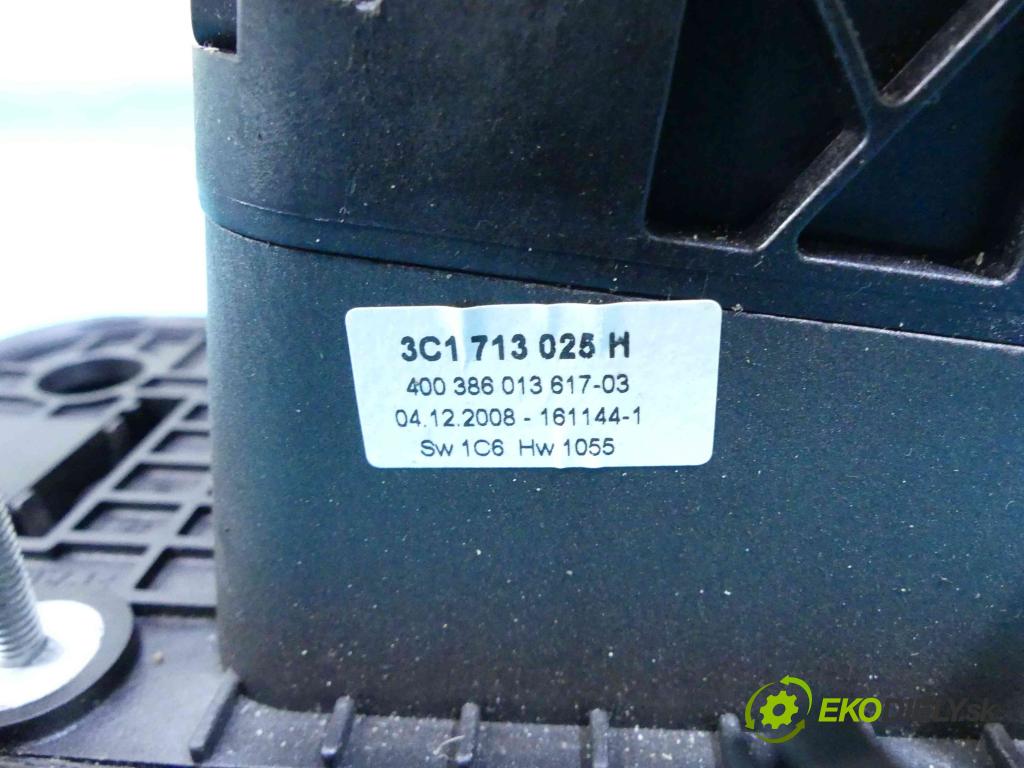 Skoda Superb II 2008-2015 3.6 V6 260 HP automatic 191 kW 3597 cm3 4- Páka: Změny: stupeň,rýchlosť 3C1713025H (Rýchlostné páky / kulisy)