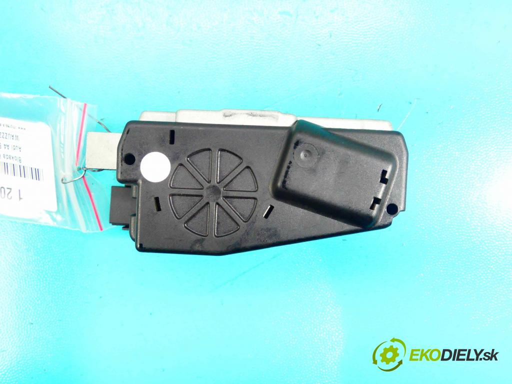 Audi A4 B8 2007-2015 2.0 tdi 136 HP manual 100 kW 1968 cm3 5- Blokáda: řízení: 8K0905852D (Ostatné)