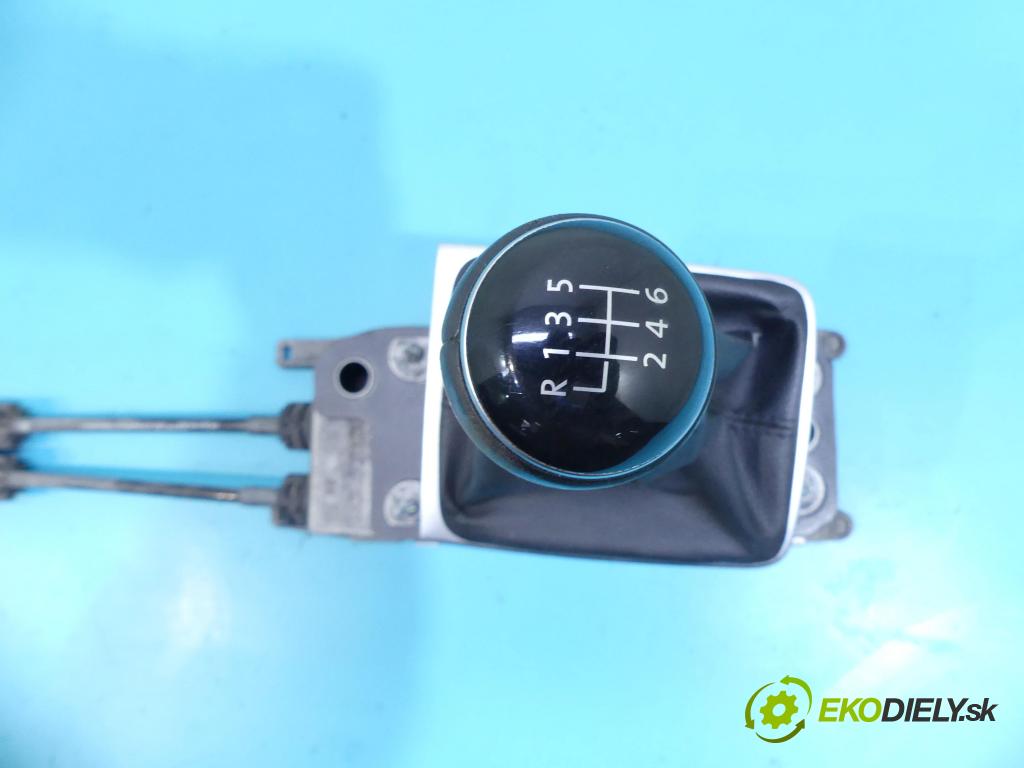 Vw Passat CC 2008-2016 2.0 TSI 211KM manual 155 kW 1984 cm3 4- Páka: Změny: stupeň,rýchlosť 3C0711049AF (Rýchlostné páky / kulisy)