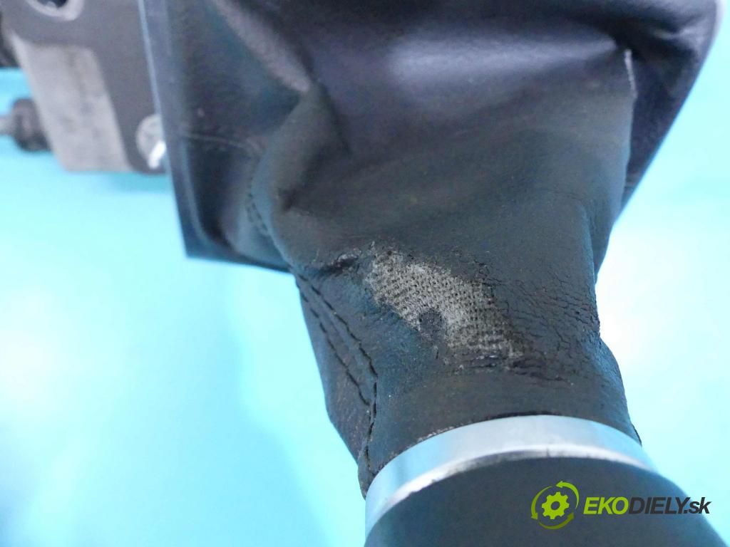 Vw Passat CC 2008-2016 2.0 TSI 211KM manual 155 kW 1984 cm3 4- Páka: Změny: stupeň,rýchlosť 3C0711049AF (Rýchlostné páky / kulisy)