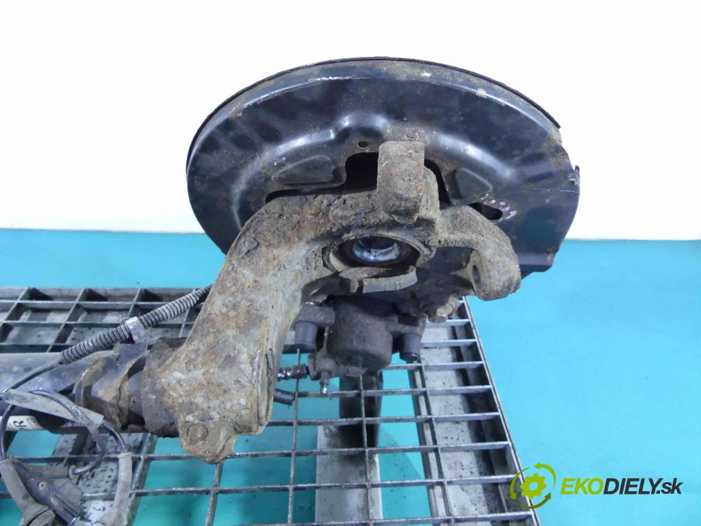 Land rover Freelander II 2006-2014 2.2 TD4 152KM manual 112 kW 2179 cm3 5- náboj pravé  (Náboje)