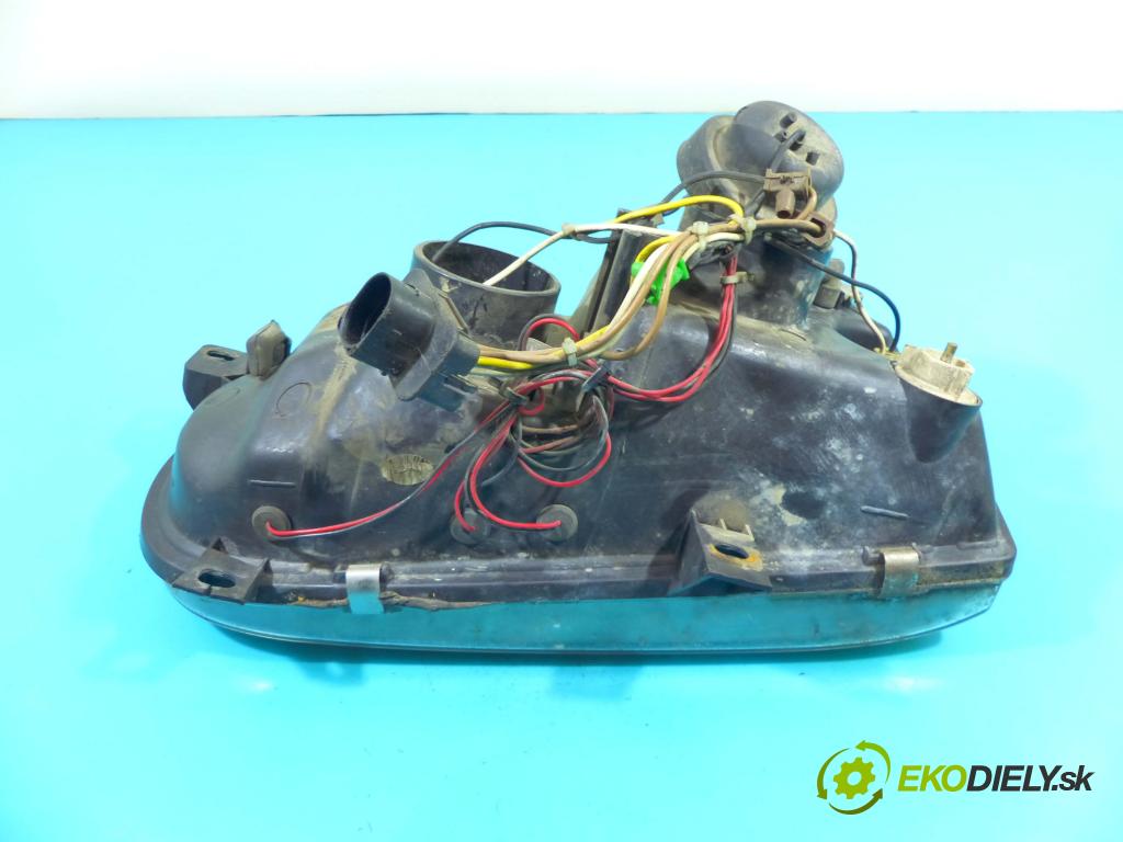 Vw Golf III 1991-1998 1.6 75 HP manual 55 kW 1598 cm3 5- Reflektor: pravý  (Pravé)