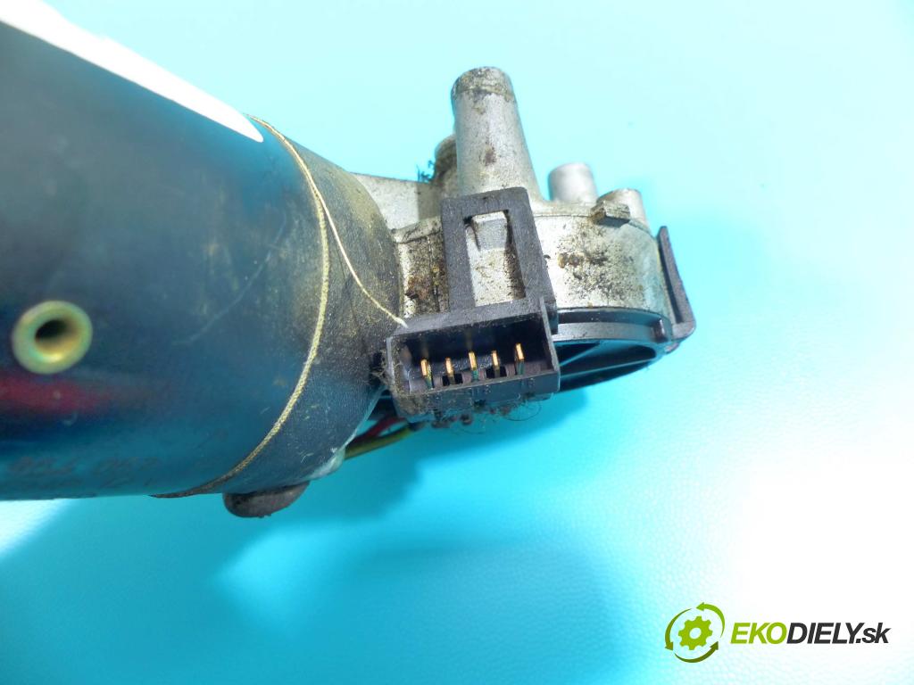 Seat Ibiza II 6K 1993-2002 1.4 mpi 60 HP manual 44 kW 1391 cm3 5- motor stieračov predné 1L0955119
