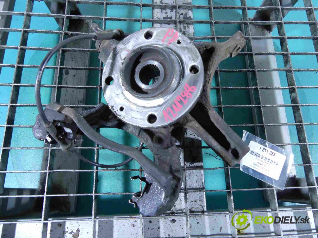 Peugeot 307 1.6 16v 109 HP manual 80 kW 1587 cm3 5- náboj pravé  (Náboje)