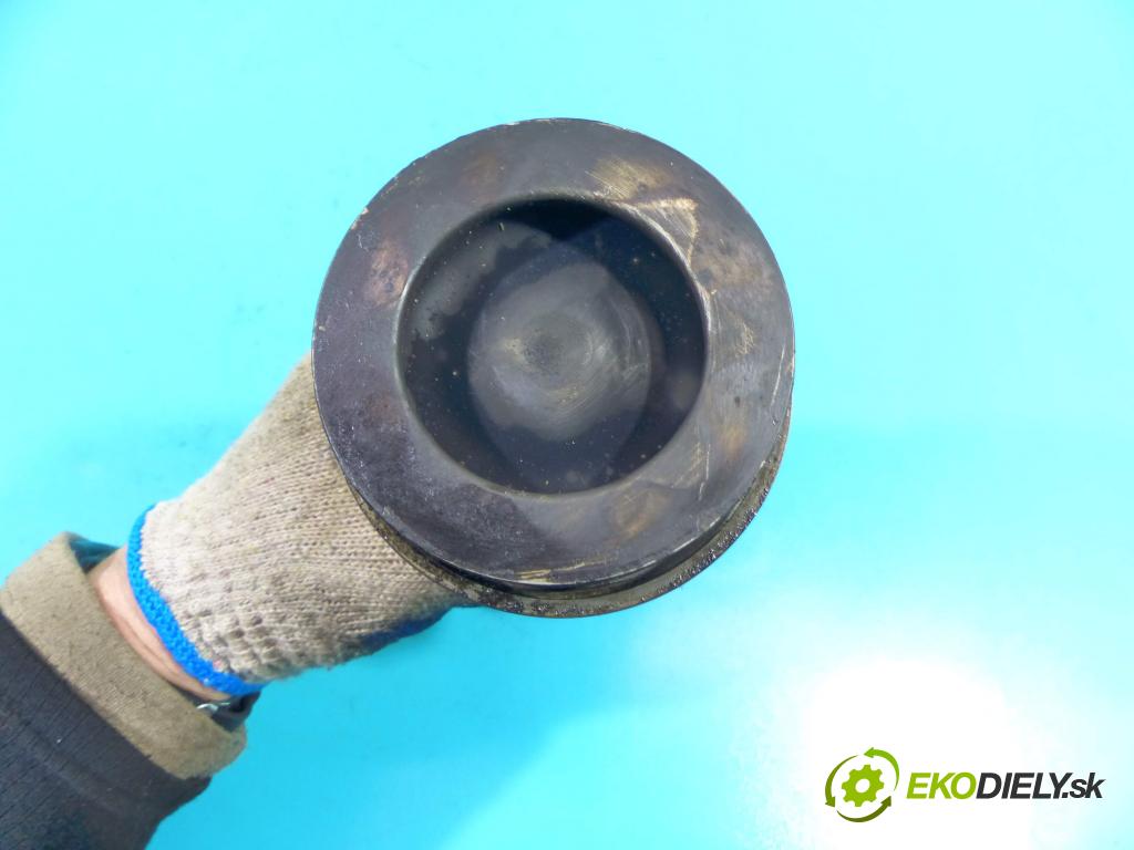 Audi A4 B8 2007-2015 2.0 tdi 136 HP manual 100 kW 1968 cm3 5- piest CAGB (Piesty)