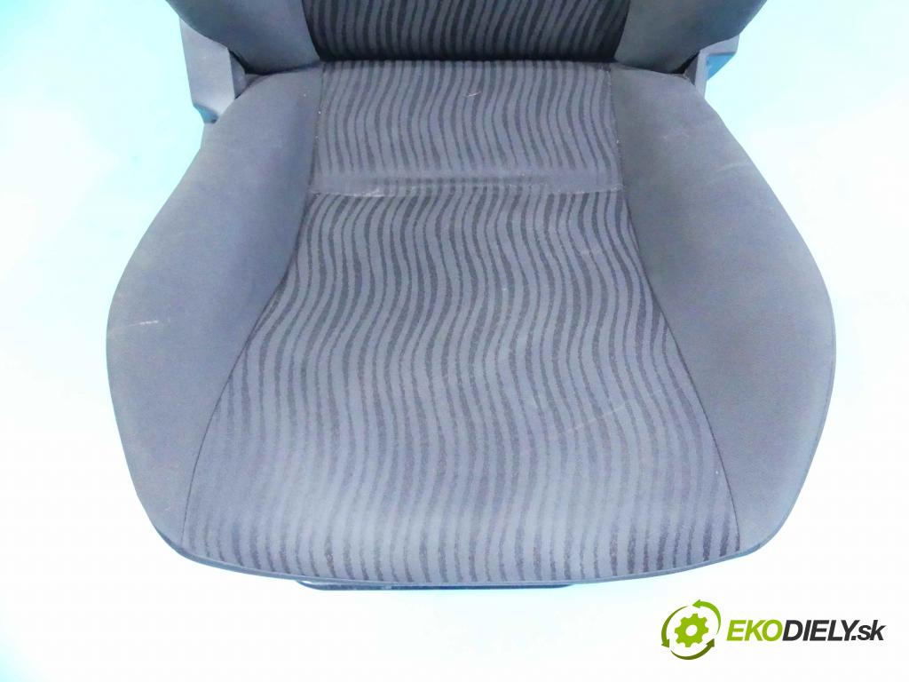 Suzuki Swift Mk7 2010-2017 1.2 16v 94 HP manual 69 kW 1242 cm3 5- Sedačka pravý  (Sedačky, sedadlá)