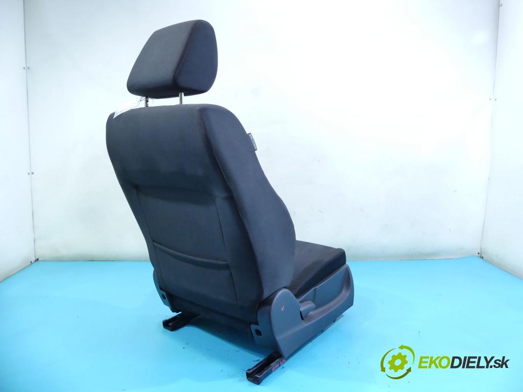 Suzuki Swift Mk7 2010-2017 1.2 16v 94 HP manual 69 kW 1242 cm3 5- Sedačka pravý  (Sedačky, sedadlá)