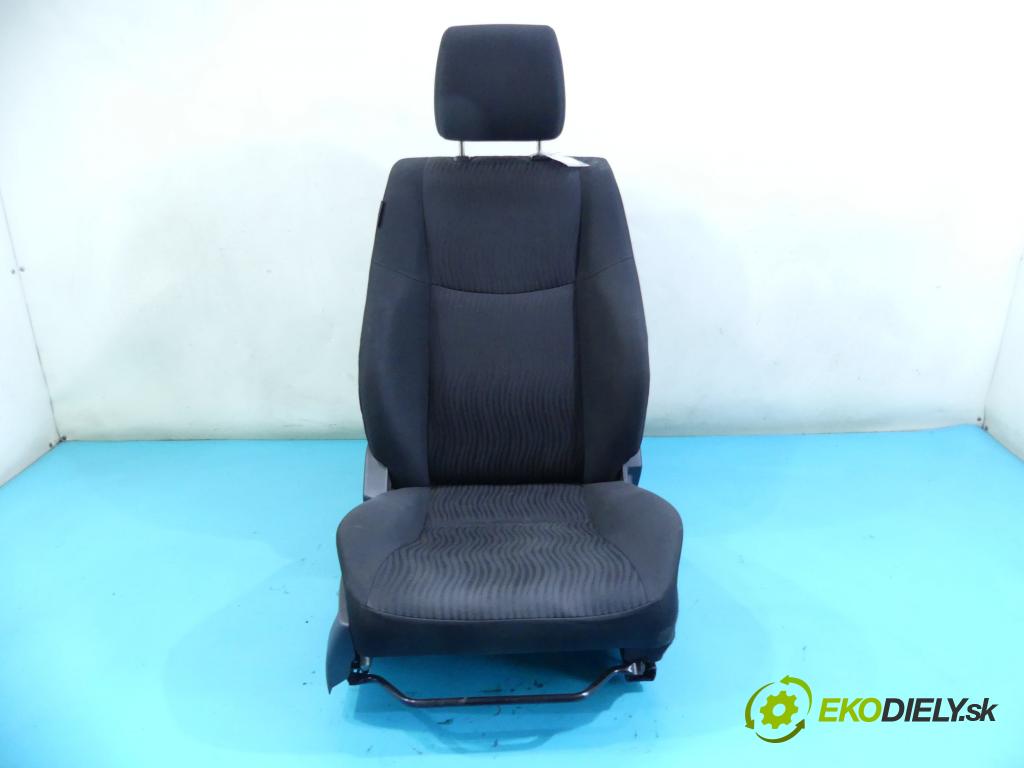 Suzuki Swift Mk7 2010-2017 1.2 16v 94 HP manual 69 kW 1242 cm3 5- Sedačka pravý  (Sedačky, sedadlá)