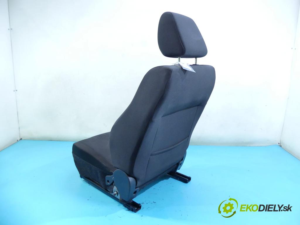 Suzuki Swift Mk7 2010-2017 1.2 16v 94 HP manual 69 kW 1242 cm3 5- Sedačka pravý  (Sedačky, sedadlá)