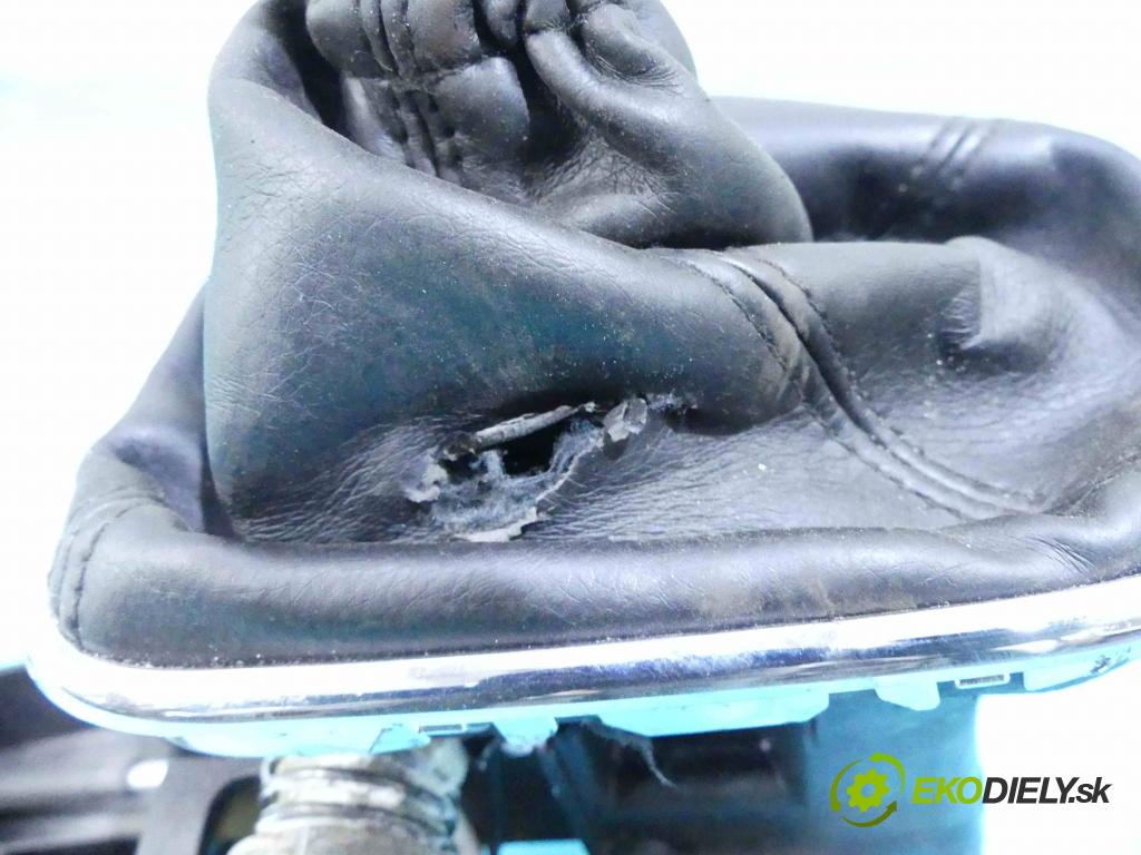 Chevrolet Cruze 2.0 VCDi: 163 HP manual 120 kW 1998 cm3 4- Páka: Změny: stupeň,rýchlosť 25184753D (Rýchlostné páky / kulisy)