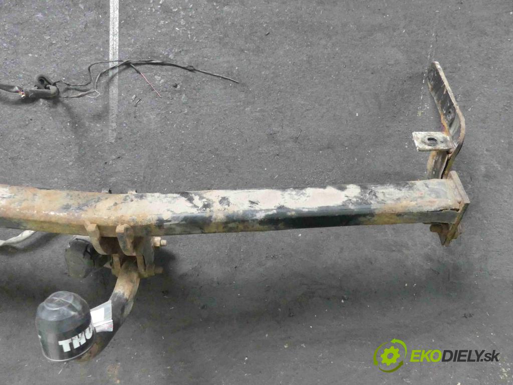 Citroen C3 Picasso 2008-2017 1.4 16v 95 HP manual 70 kW 1397 cm3 5- Hák: vlečení:  (Ťažné zariadenia)