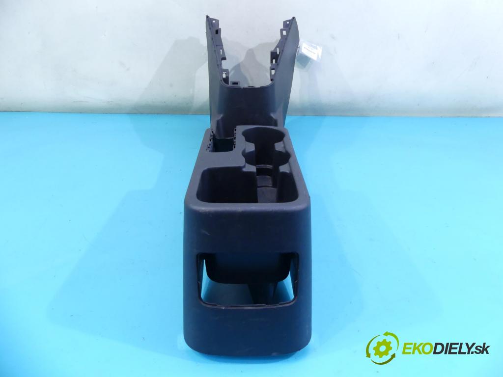 Kia Venga 1.6 16v 125 HP manual 92 kW 1591 cm3 5- operadlo 84611-1P000 (Lakťové opierky)