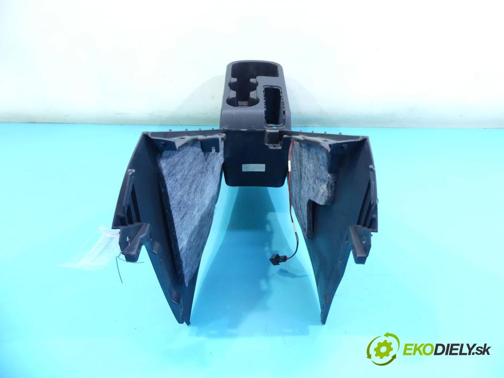 Kia Venga 1.6 16v 125 HP manual 92 kW 1591 cm3 5- operadlo 84611-1P000 (Lakťové opierky)