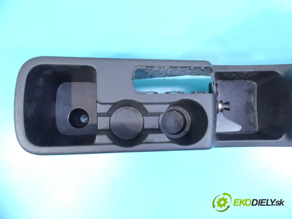 Kia Venga 1.6 16v 125 HP manual 92 kW 1591 cm3 5- operadlo 84611-1P000 (Lakťové opierky)