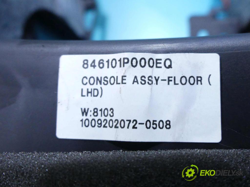 Kia Venga 1.6 16v 125 HP manual 92 kW 1591 cm3 5- operadlo 84611-1P000 (Lakťové opierky)