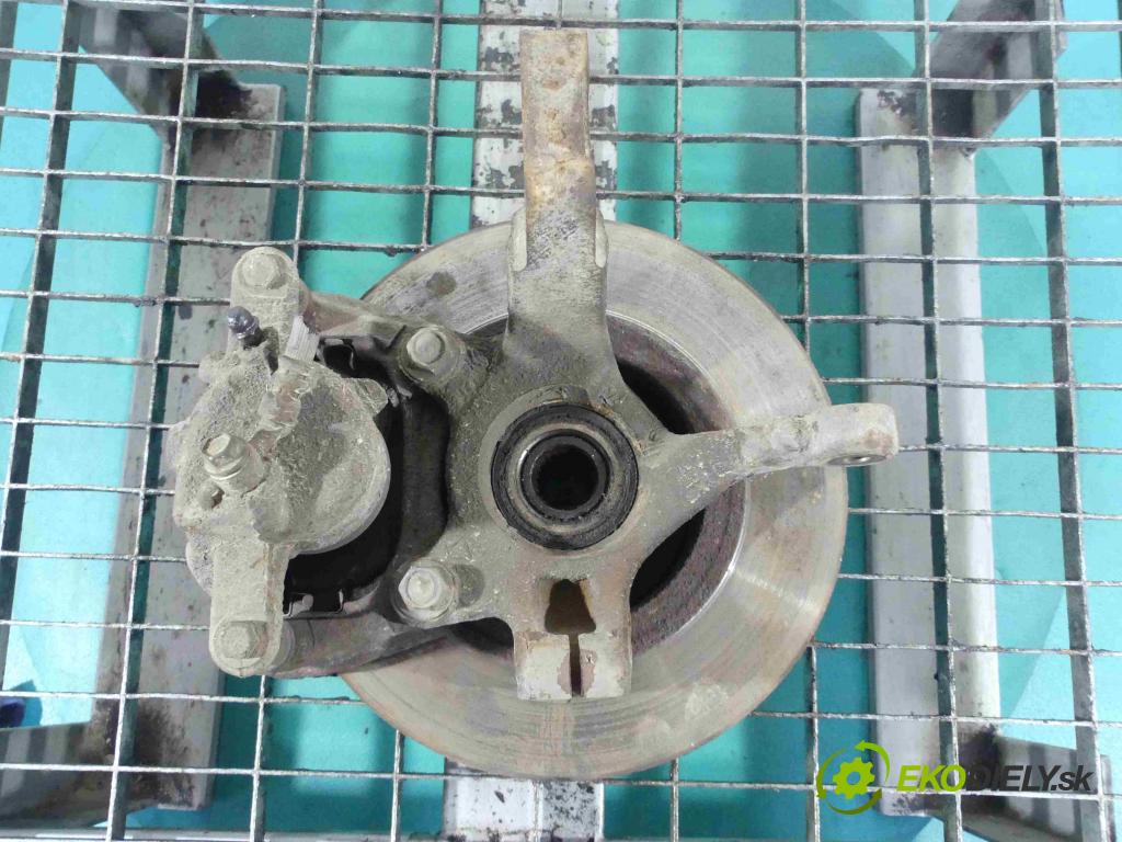 Nissan Micra K12 2003-2010 1.2 16v 80 HP manual 59 kW 1240 cm3 5- náboj pravé  (Náboje)