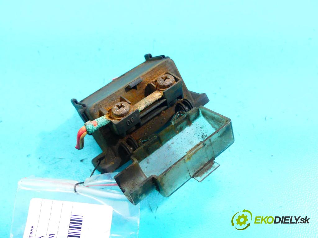 Volvo V70 I 1996-2000 2.5 tdi 140 HP manual 103 kW 2461 cm3 5- Relé: 899064000 (Relé)