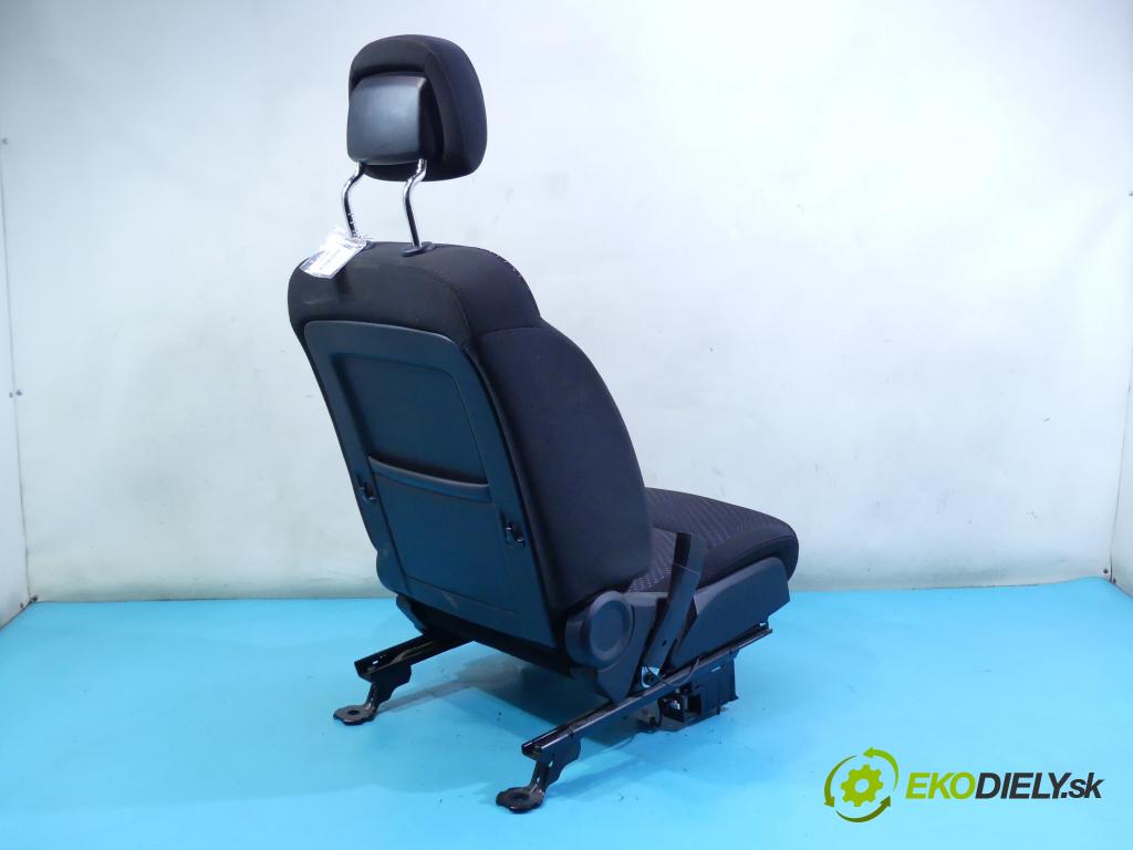 Fiat Freemont 2.0 jtd 170 HP automatic 125 kW 1956 cm3 5- Sedačka ľavý  (Sedačky, sedadlá)