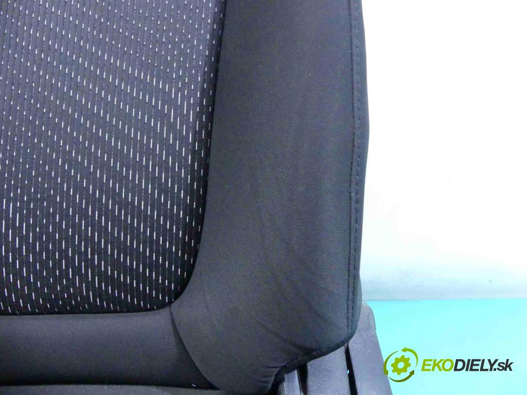 Fiat Freemont 2.0 jtd 170 HP automatic 125 kW 1956 cm3 5- Sedačka ľavý  (Sedačky, sedadlá)