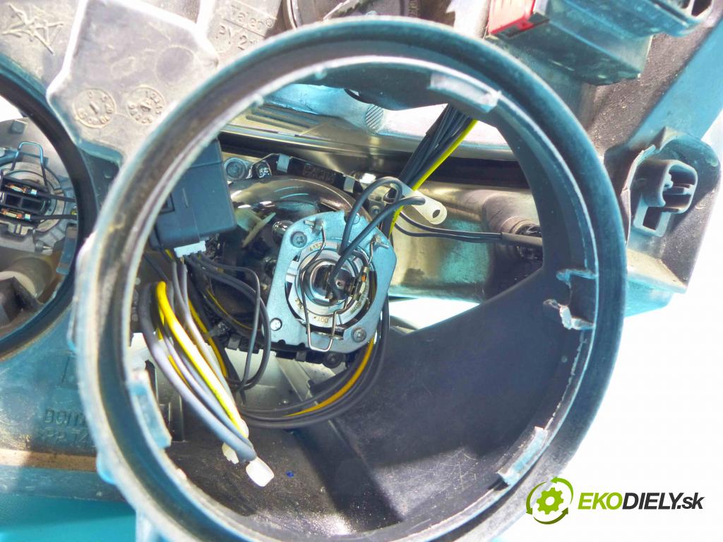 Citroen C8 2002-2014 2.0 16v 136 HP manual 100 kW 1997 cm3 5- Reflektor: pravý 89006368 (Pravé)