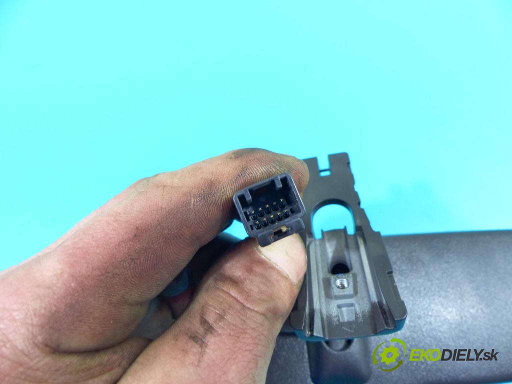 Kia Venga 1.6 16v 125 hp manual 92 kW 1591 cm3 5- zpětné zrcátko vnitřní (Světla vnitřní)