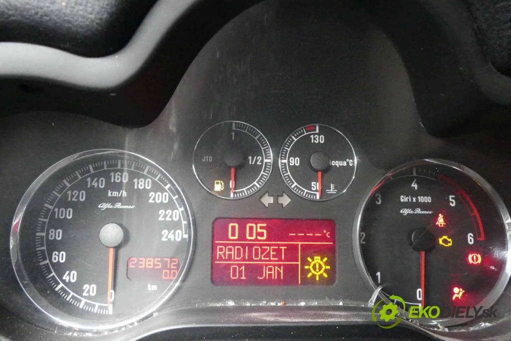 Alfa romeo 147 1.9 jtd 116 HP manual 85 kW 1910 cm3 5- prístrojovka/ budíky 156071238 (Prístrojové dosky, displeje)