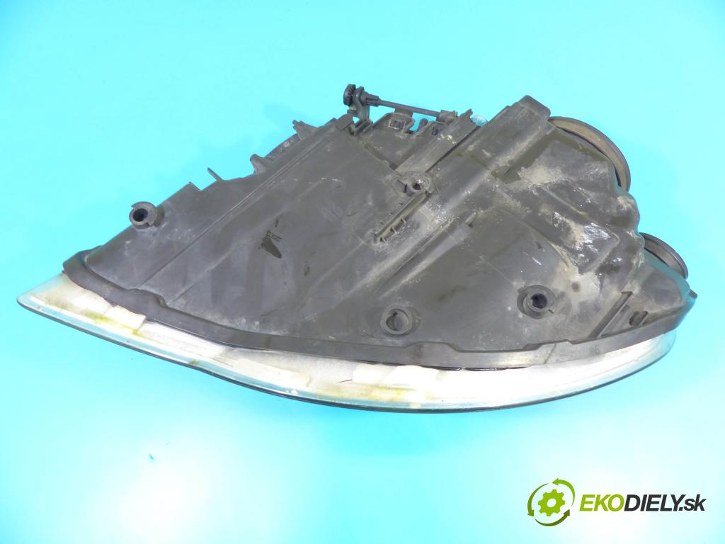 Vw Touareg I 2002-2010 2.5 tdi 174 HP automatic 128 kW 2461 cm3 5- Reflektor: pravý 7L6941032C (Pravé)