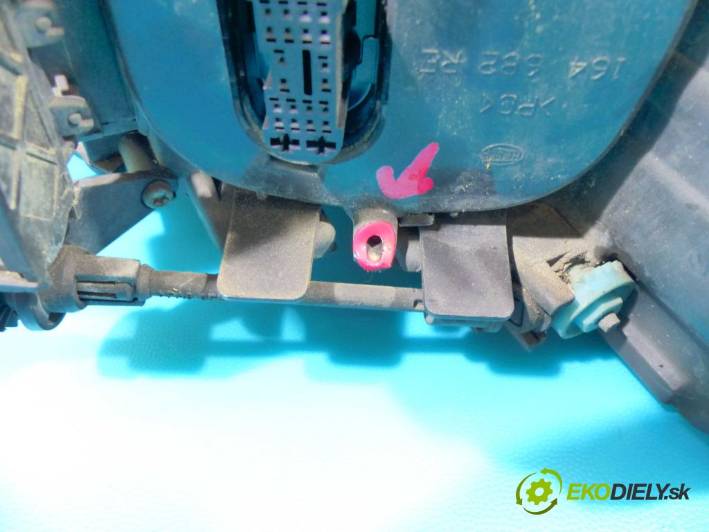 Vw Touareg I 2002-2010 2.5 tdi 174 HP automatic 128 kW 2461 cm3 5- Reflektor: pravý 7L6941032C (Pravé)